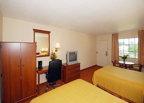Inn Quality Near Parc 2*
